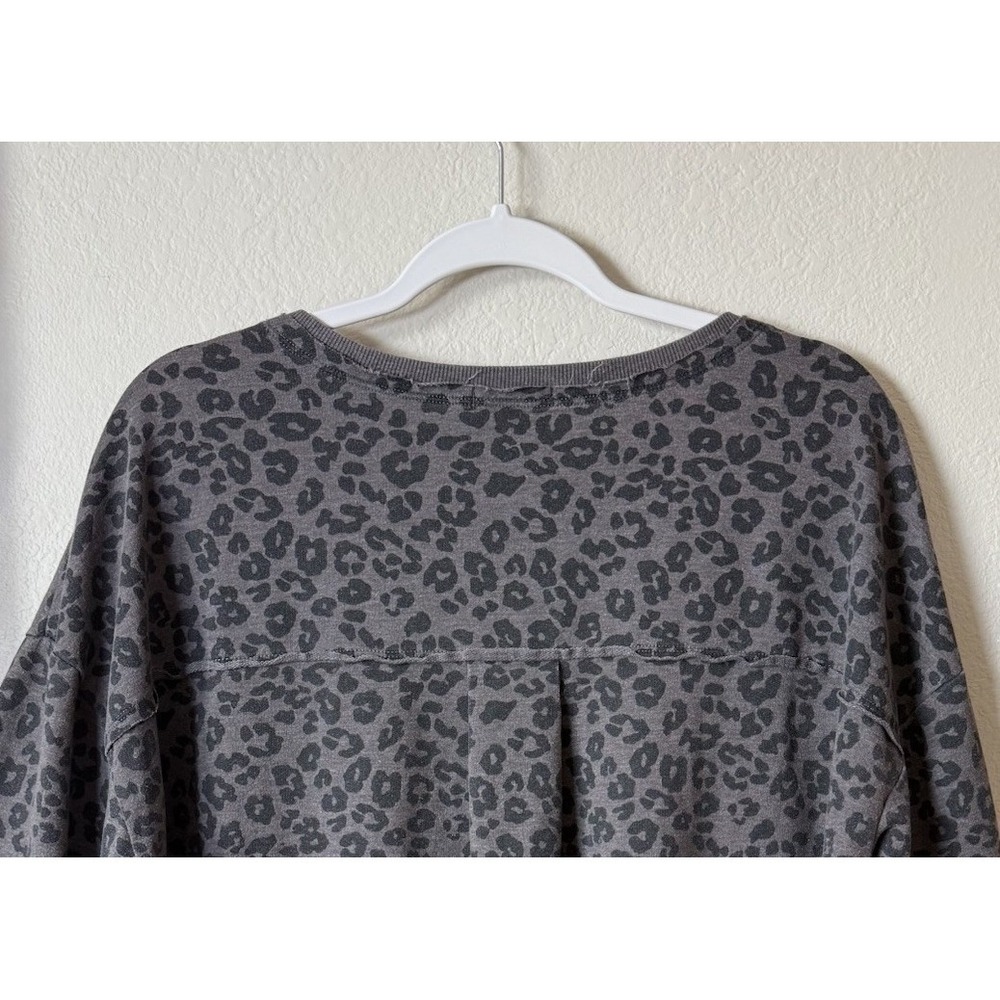 Z Supply V-Neck Weekender Top Black Gray Leopard Print Comfy Sweater Size Large - Picture 9 of 9